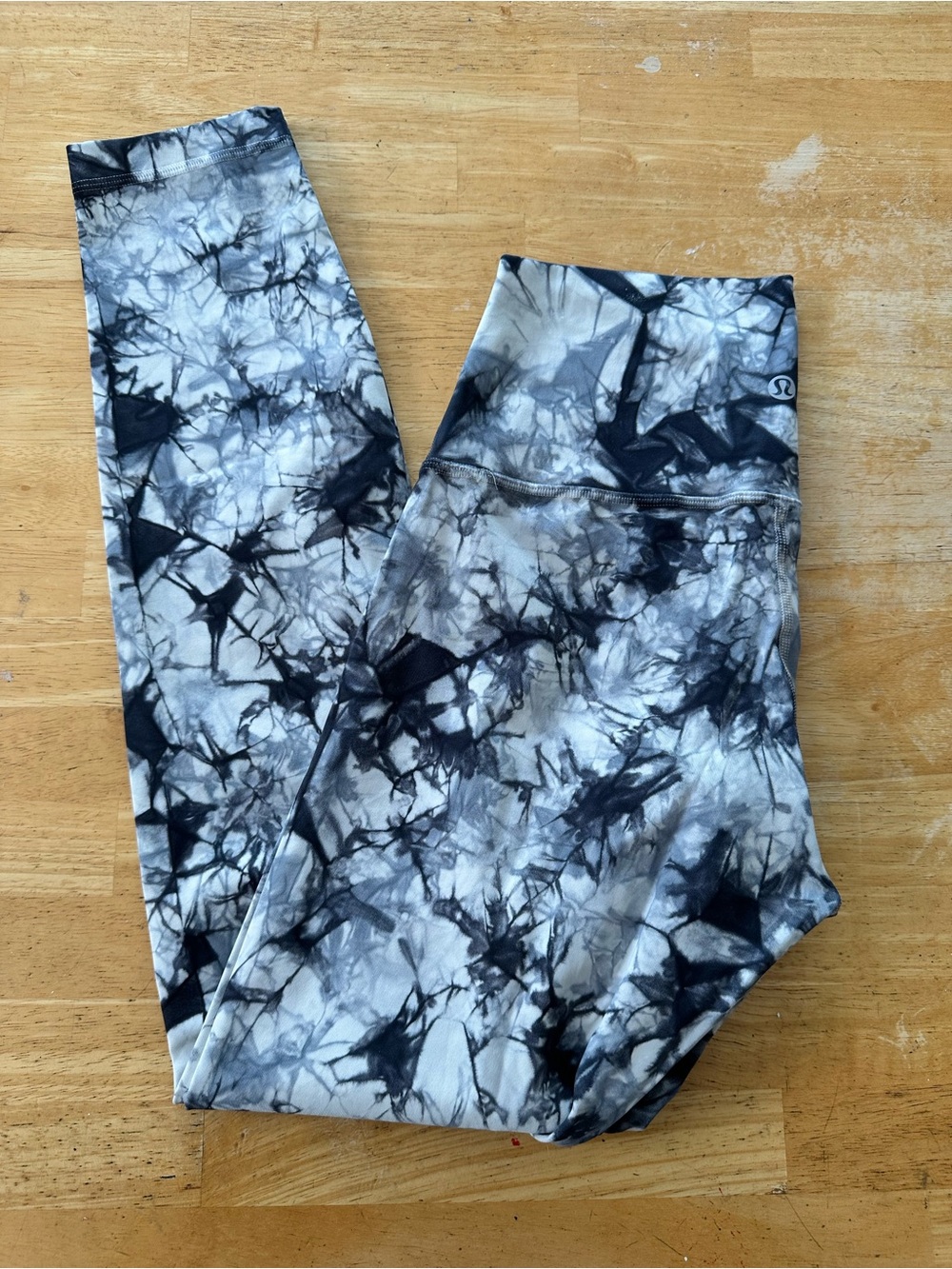 Lululemon leggings size 4